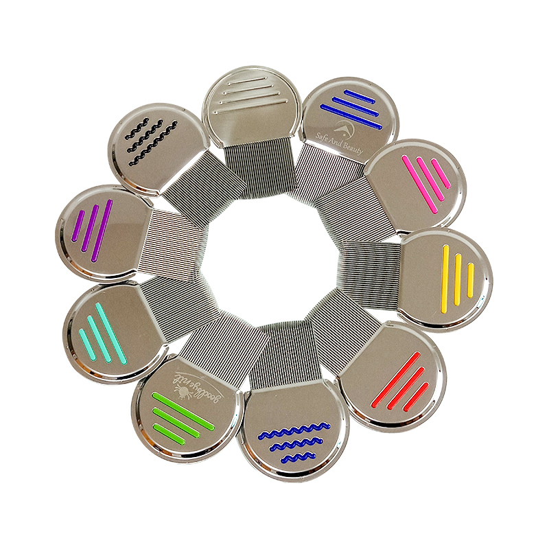 หวีสัตว์เลี้ยงสองชนิดที่มีฟันหวีแน่น